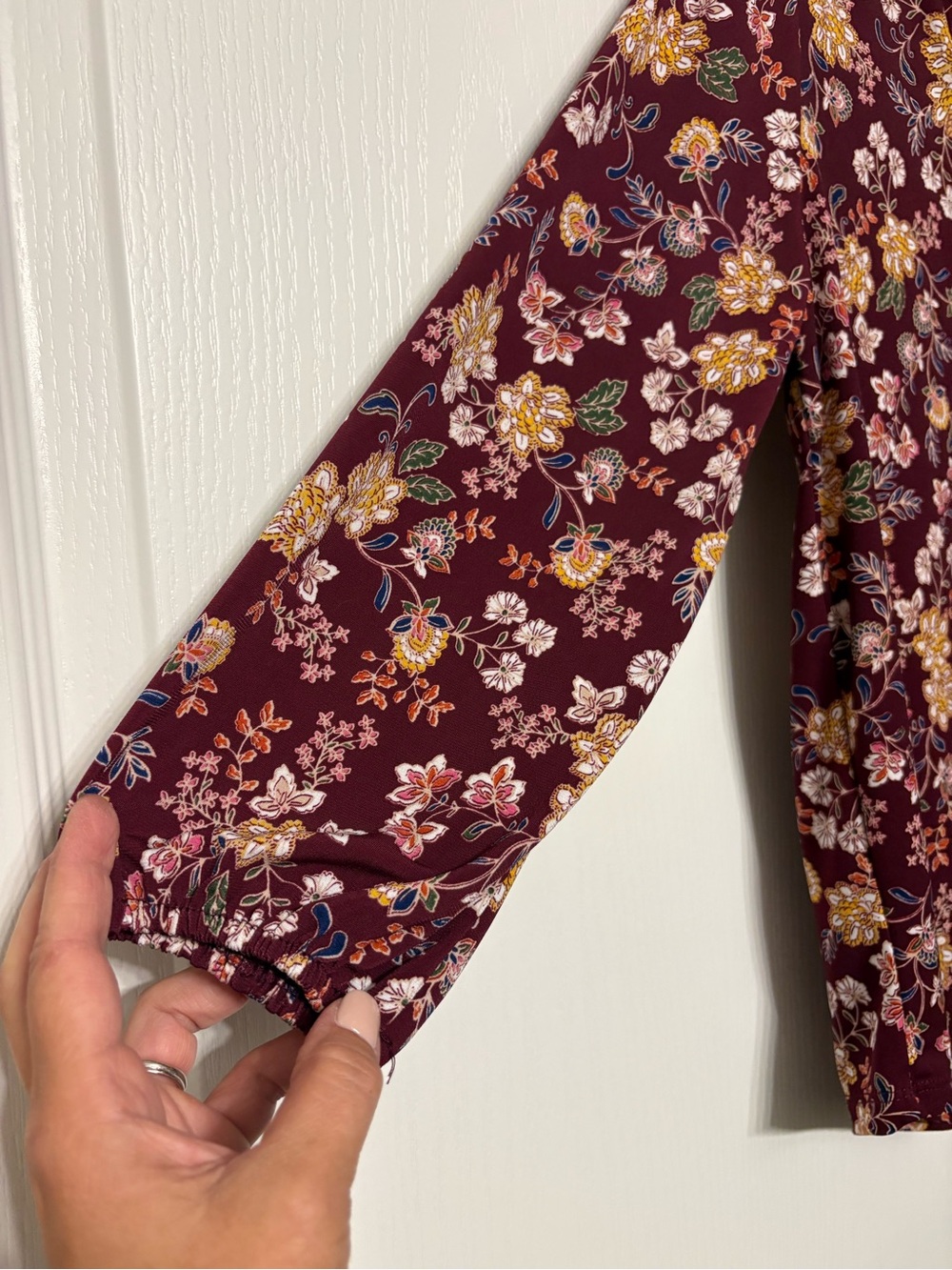 Vince Camuto Burgundy Floral V-Neck Blouse - Picture 7 of 8